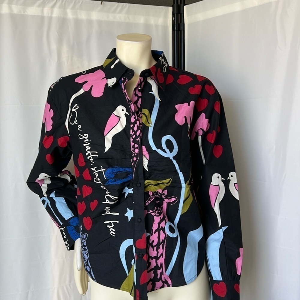 NWT Vero Moda Justine LS Black with Abstract Print Button Down Top